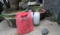 Hai vợ chồng bị thanh niên lạ mặt tạt axit trong đêm